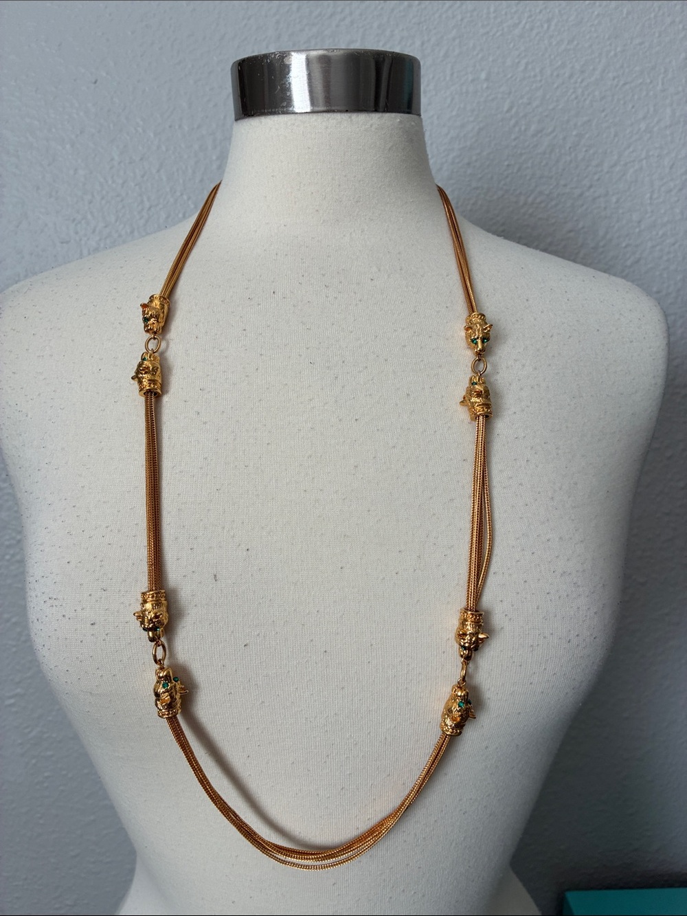 Camrose Cross JBK Jacqueline Bisset Kennedy Gold Toned Long Necklace Lion Cat